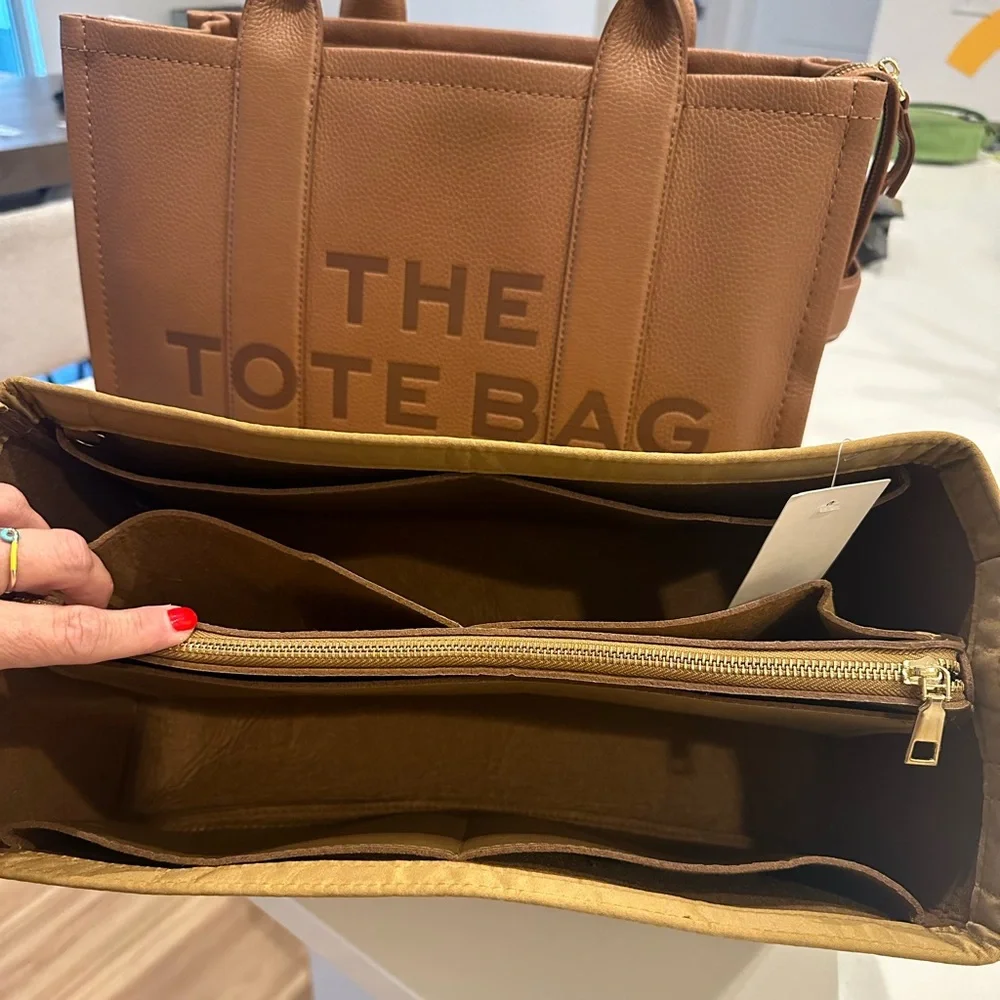 Marc Jacobs The Tote Bag Brown Leather Tote - Picture 4 of 10